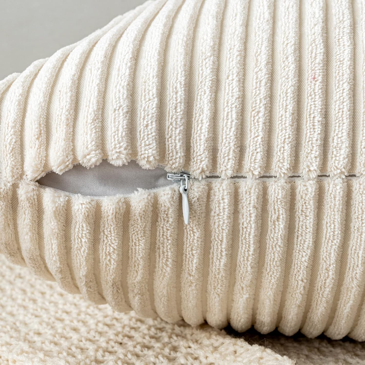 装飾的なソフトストライプクッションカバー、スローピローカバー - Pillow Insert 18X18 のレビューと価格